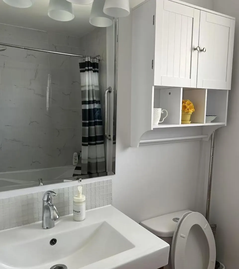 Penzion Private Double Room In Scarborough Near Ttc And Shops Toronto Kanada